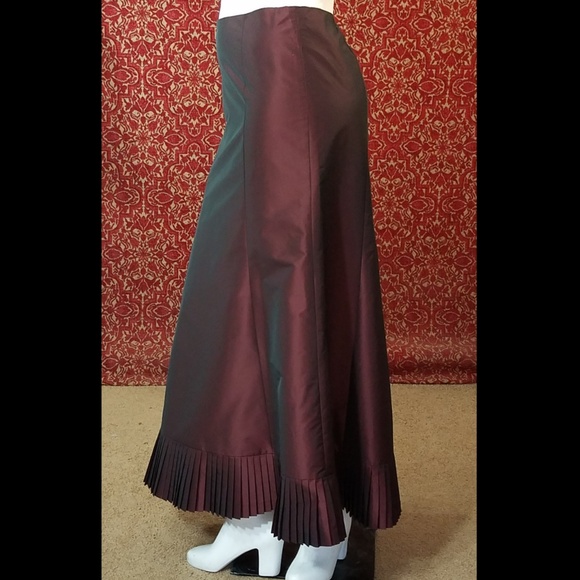 ANN TAYLOR Petites wine evening long skirt 12P - Picture 5 of 5